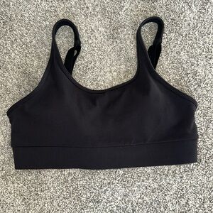 Reebok sports bra size medium
